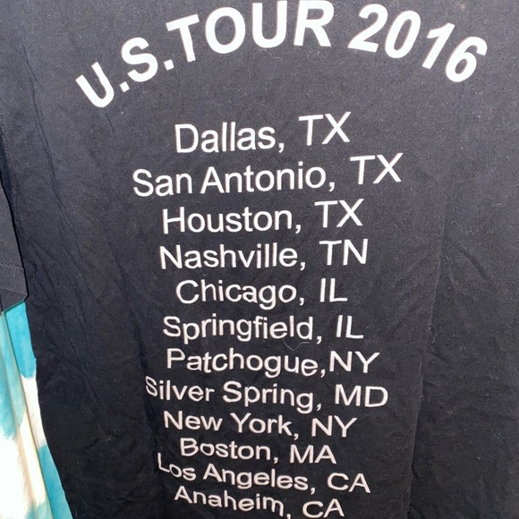 Jessie James Decker Lights Down Low Tour Tee - Picture 2 of 2